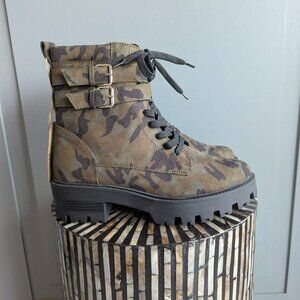 Design Lab Aurora Camo Boots NWT